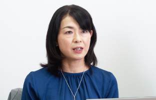 画像：マーケティング支援事業部 購買マネジメント室購買グループ 清家 綾子